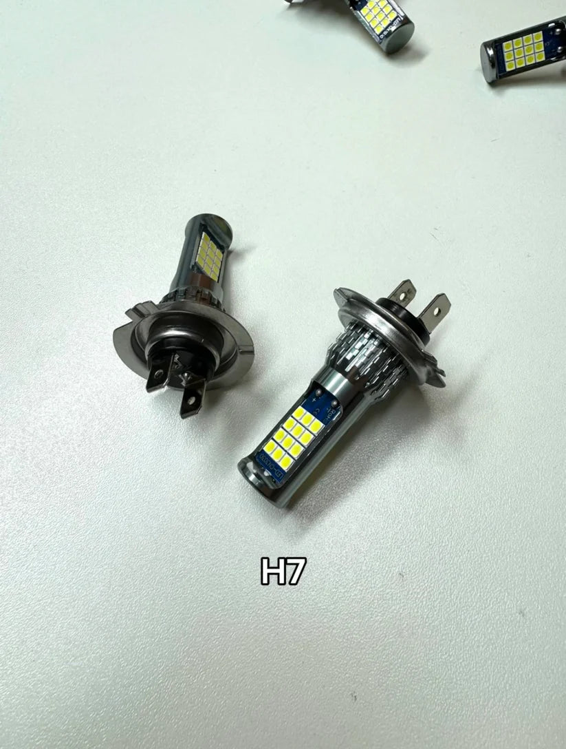 H4 ja H7 valkoiset strobe ajovalot