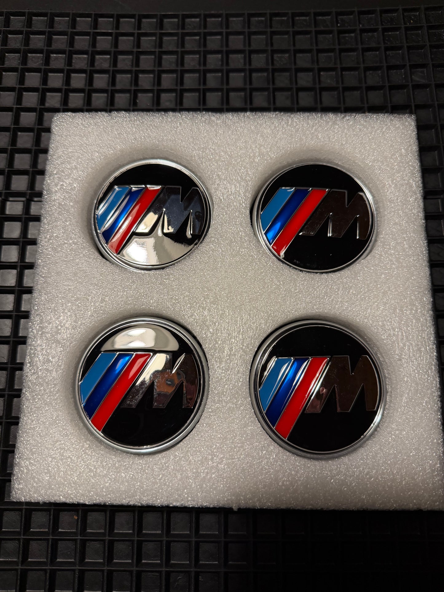 BMW M-Peformance kelluvat keskikupit (4 kpl)