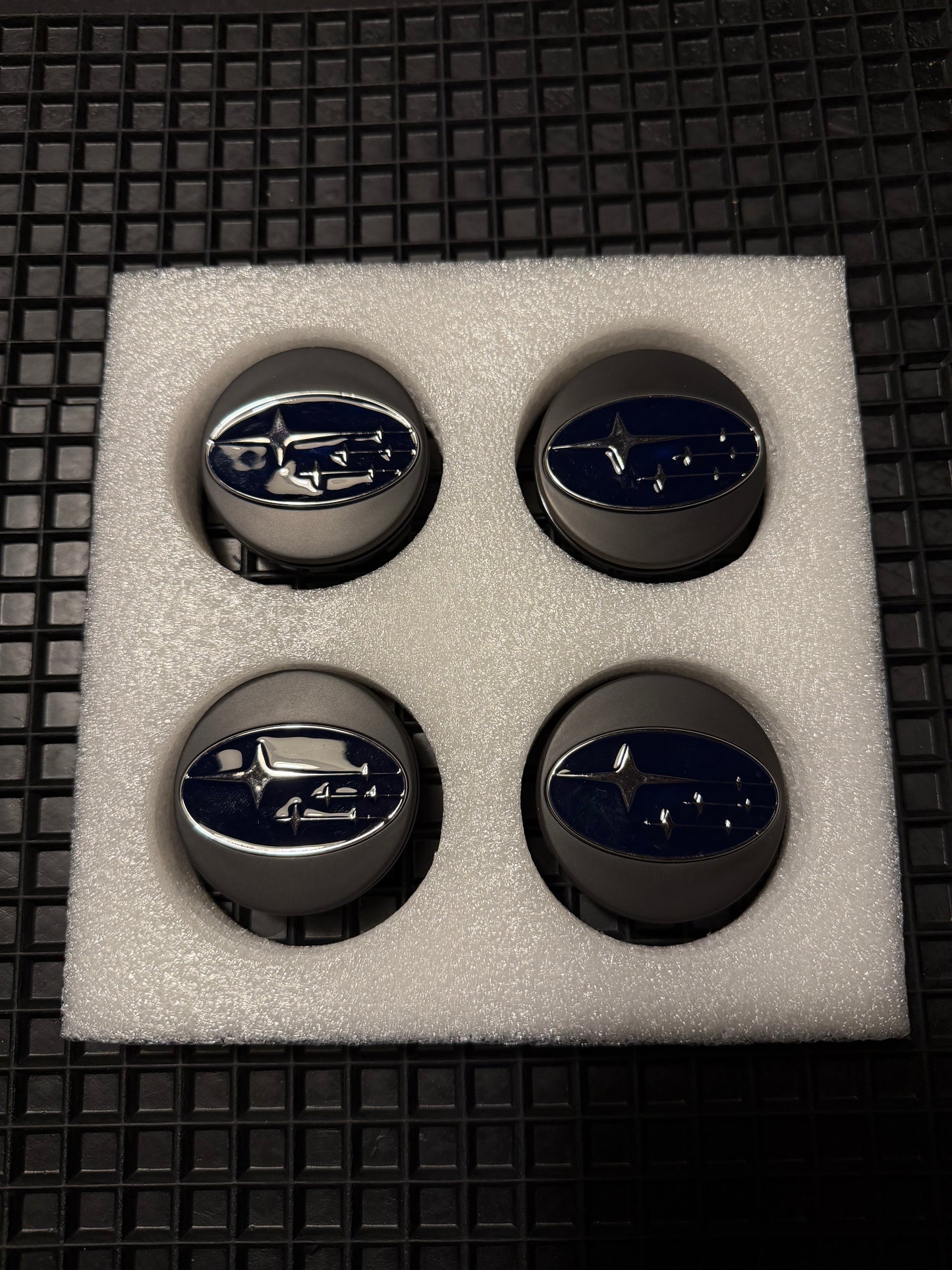 Subaru kelluvat keskikupit (4 kpl) Ø59mm