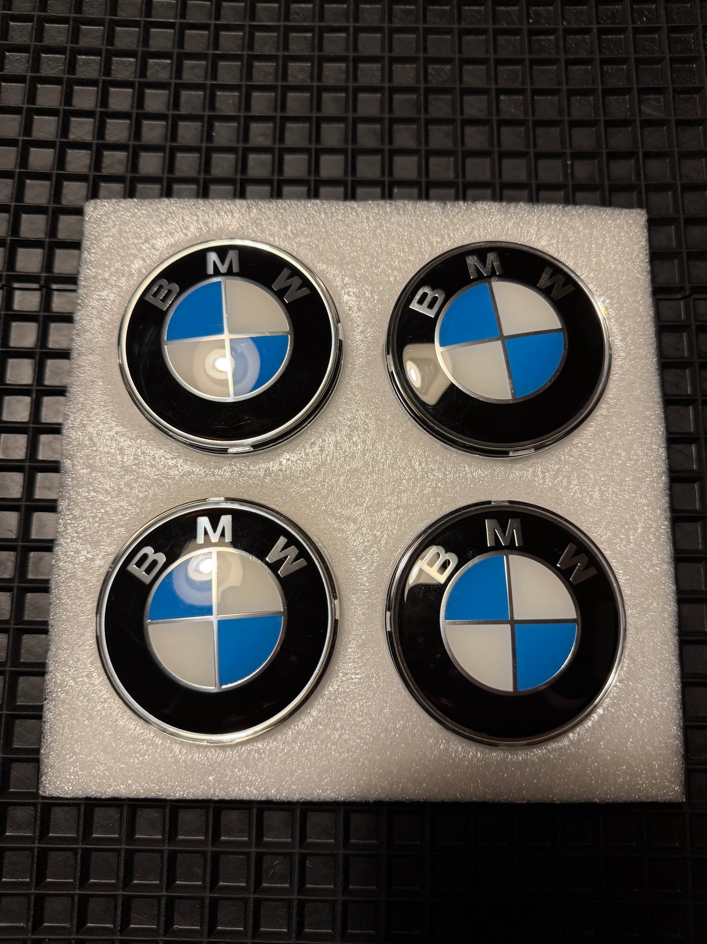 BMW kelluvat keskikupit (4 kpl)